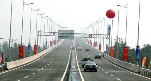 Đường cao tốc thông xe vào ngày 2-1-2014